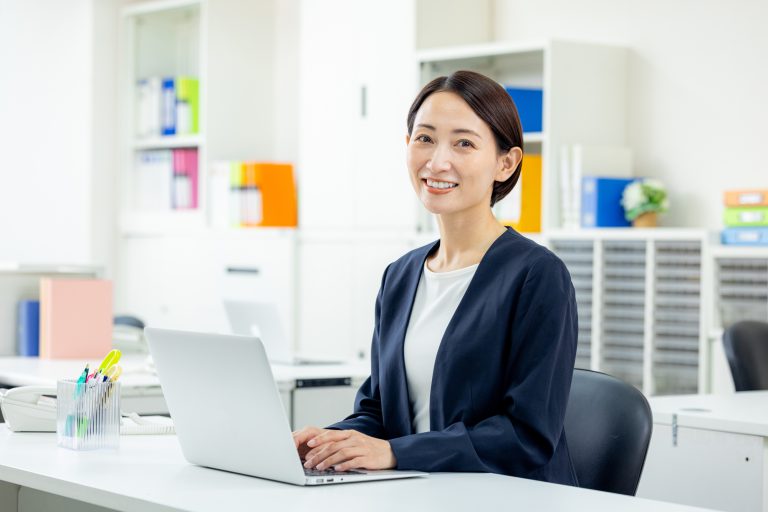 研磨剤メーカーにて貿易事務